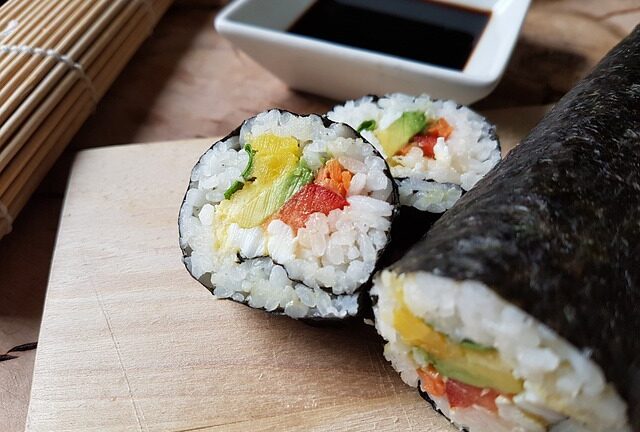 Spar penge og lav din egen sushi med disse prisvenlige sushisæt