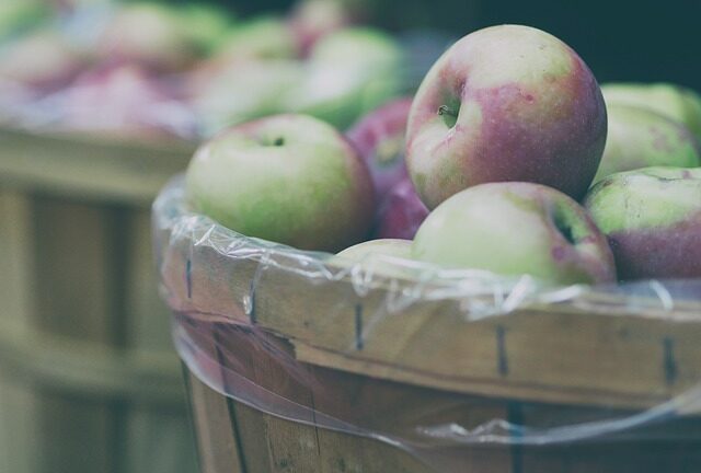 Trækasser som de nye 'must-haves' i boligindretning: Tips og tricks til brugen af æblekasser